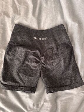 Sunzel Charcoal Seamless Athletic scrunch Biker Shorts - XS
